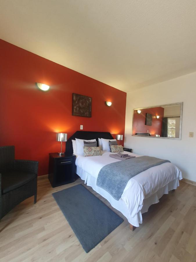 Langholm Hotel วัลวิสเบย์ ภายนอก รูปภาพ