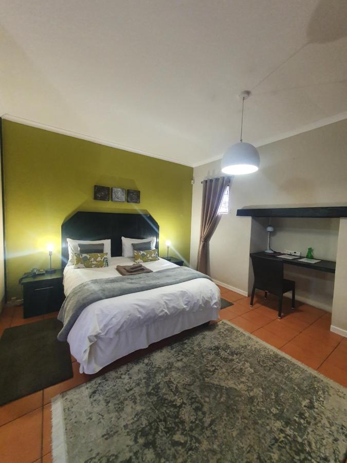 Langholm Hotel วัลวิสเบย์ ภายนอก รูปภาพ