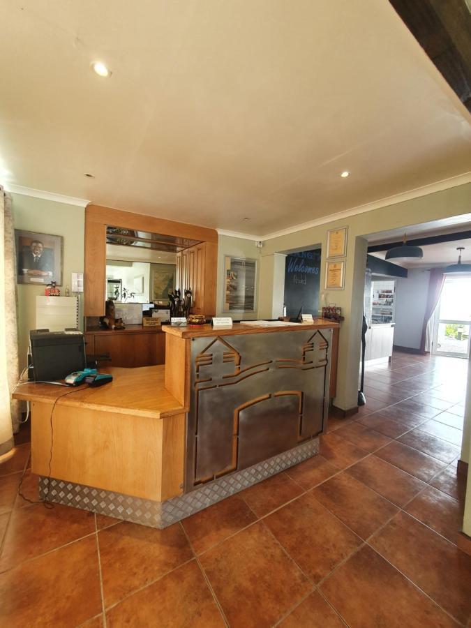 Langholm Hotel วัลวิสเบย์ ภายนอก รูปภาพ