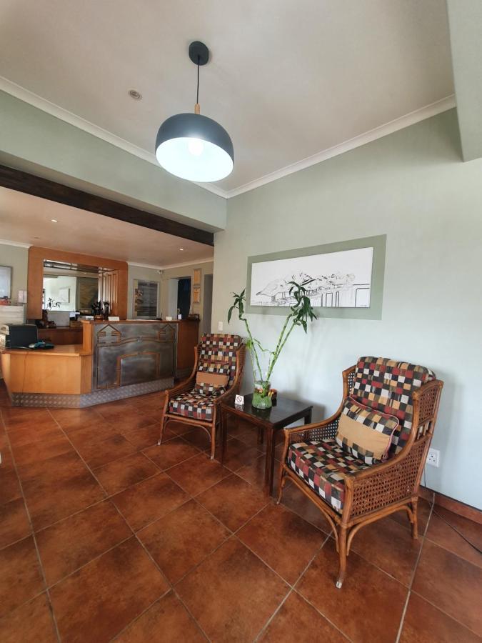 Langholm Hotel วัลวิสเบย์ ภายนอก รูปภาพ