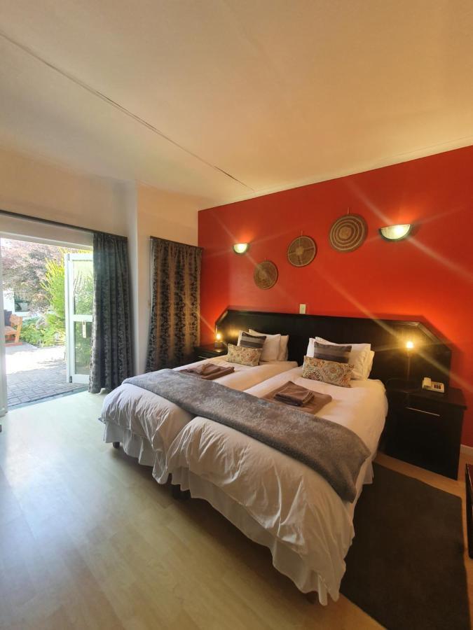Langholm Hotel วัลวิสเบย์ ภายนอก รูปภาพ